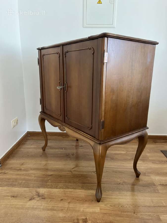Elegantiška klasikinio stiliaus komoda su veidrodž - nuotraukos Nr. 4