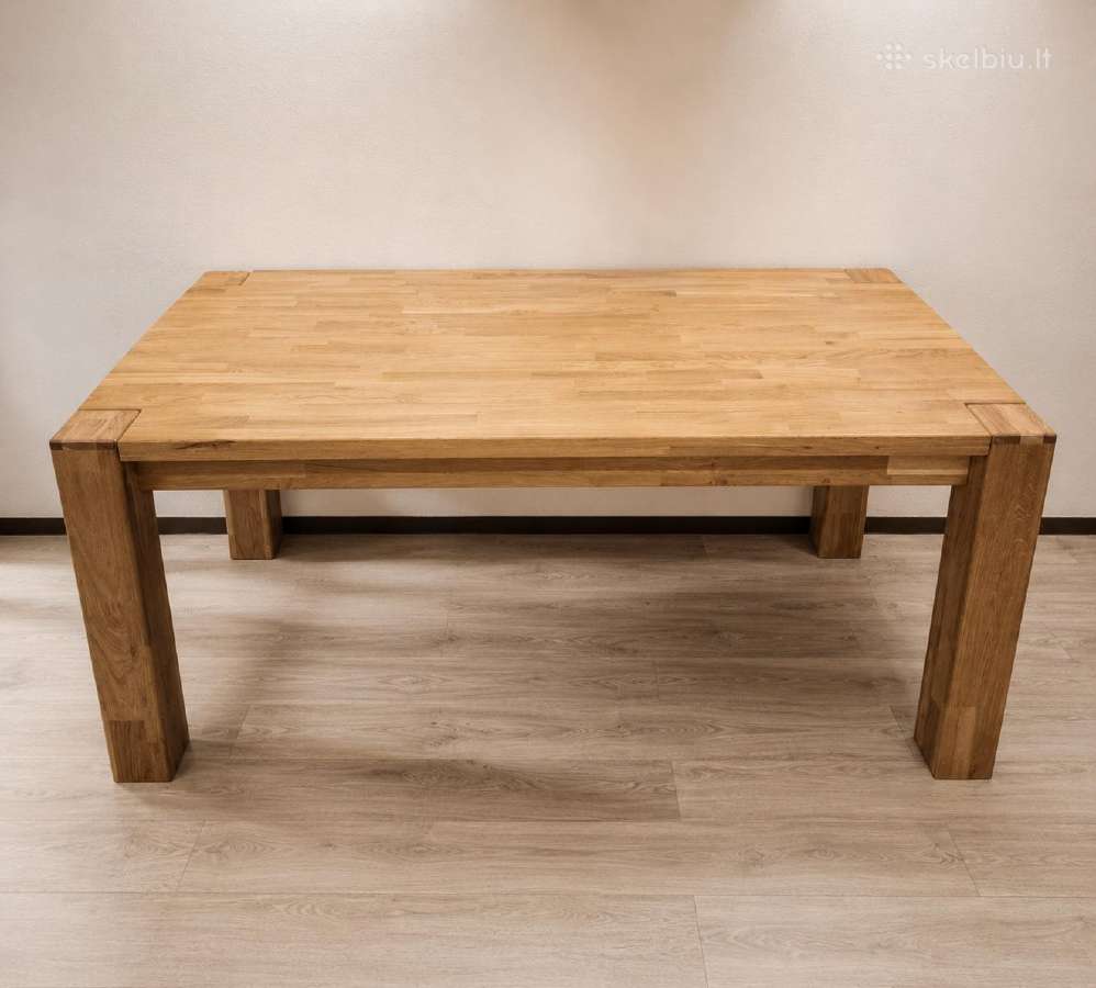 Ąžuolinis Stalas