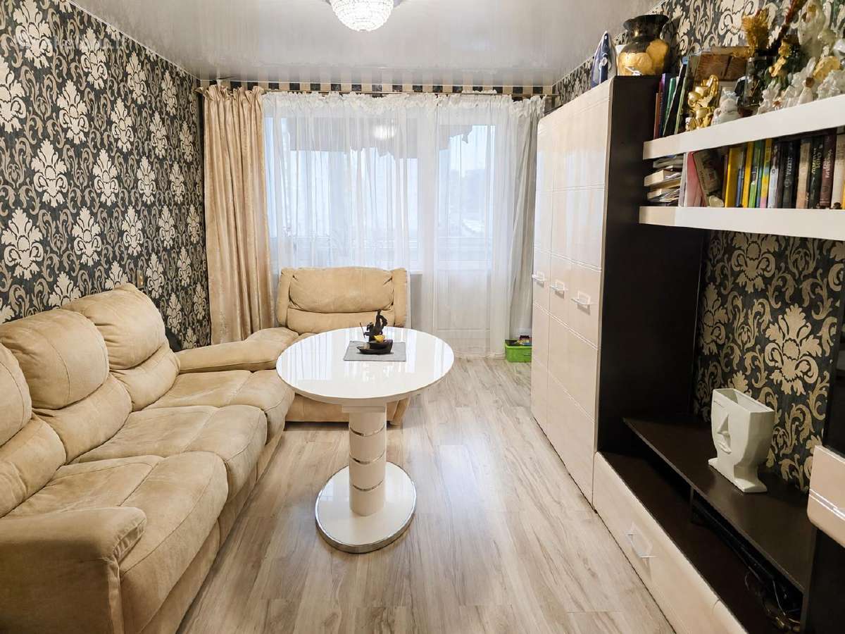 Parduodamas 3 kambarių butas, ramioje ir vietovėje