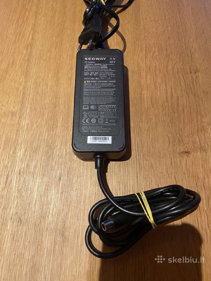 Elektrinio paspirtuko originalus Ninebot kroviklis