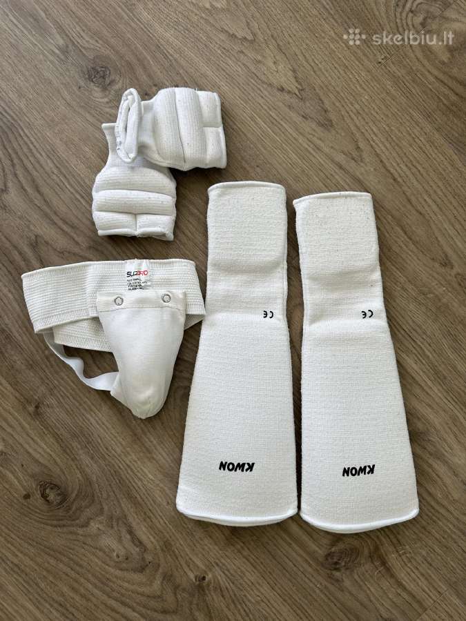 Tvarkingos, švarios karate apsaugos berniukui