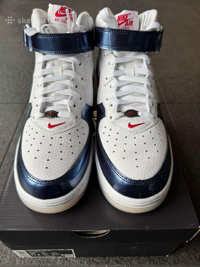 Nike Air Force 1 Mid Qs
