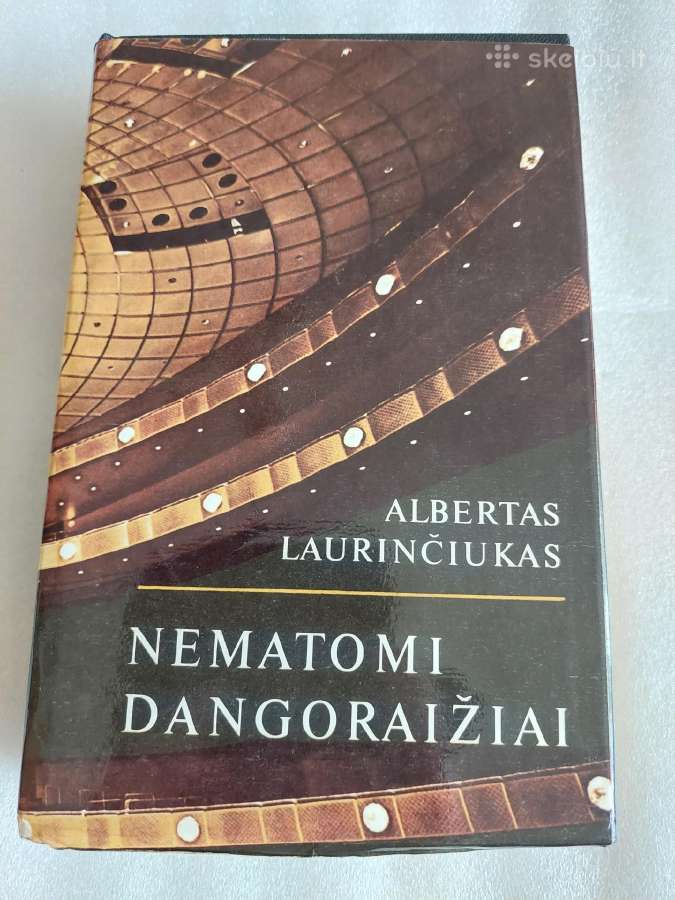 Nematomi dangoraižiai