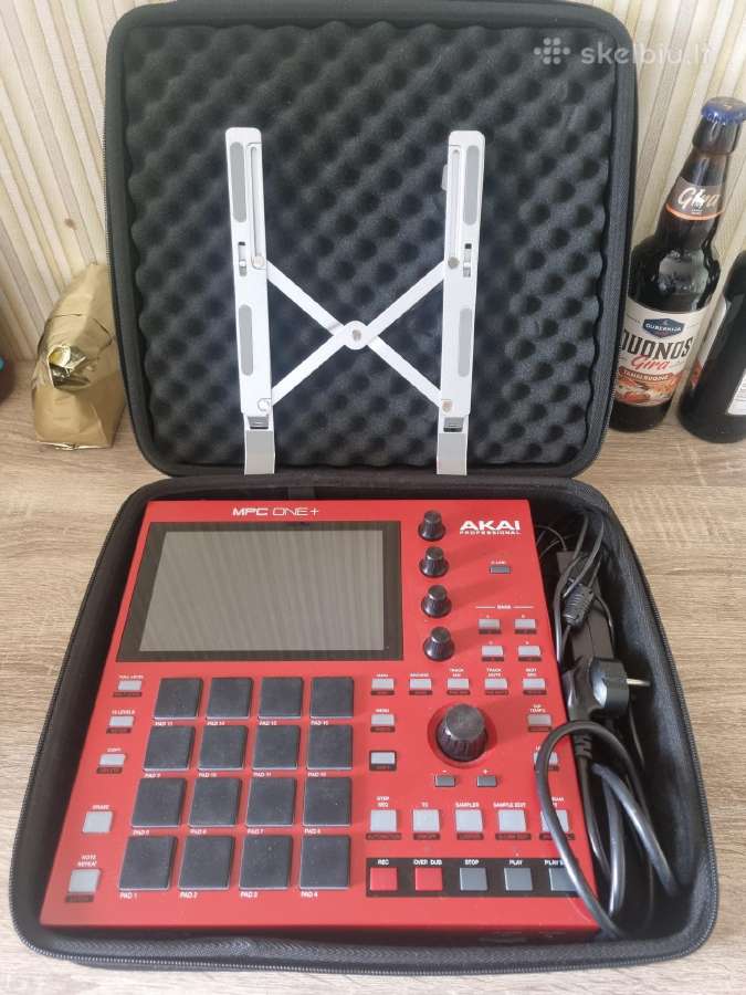 Parduodu Mpc One+ +sd32gb + big sample packs+case