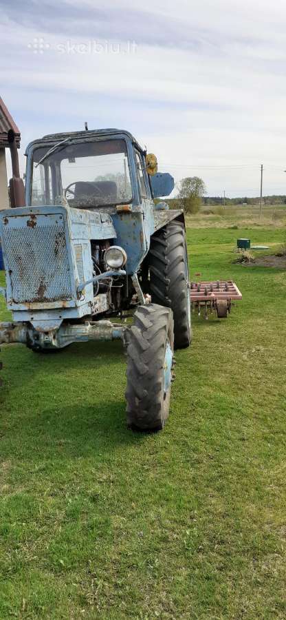 Parduodamas Mtz-82 su technika