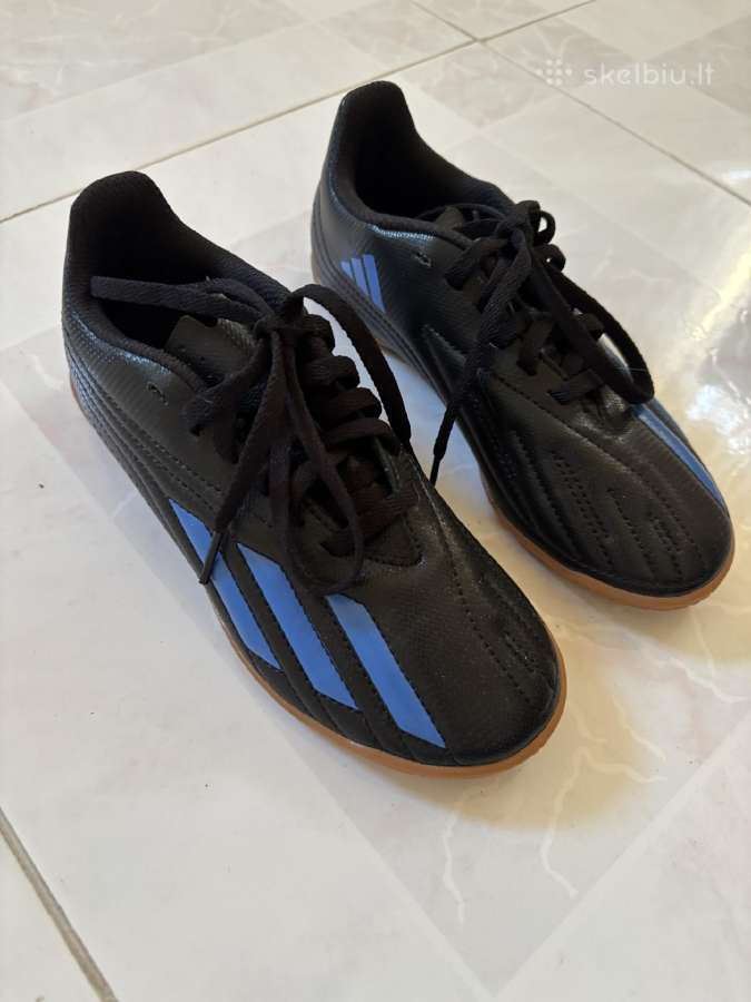 Adidas batukai 32 dydis