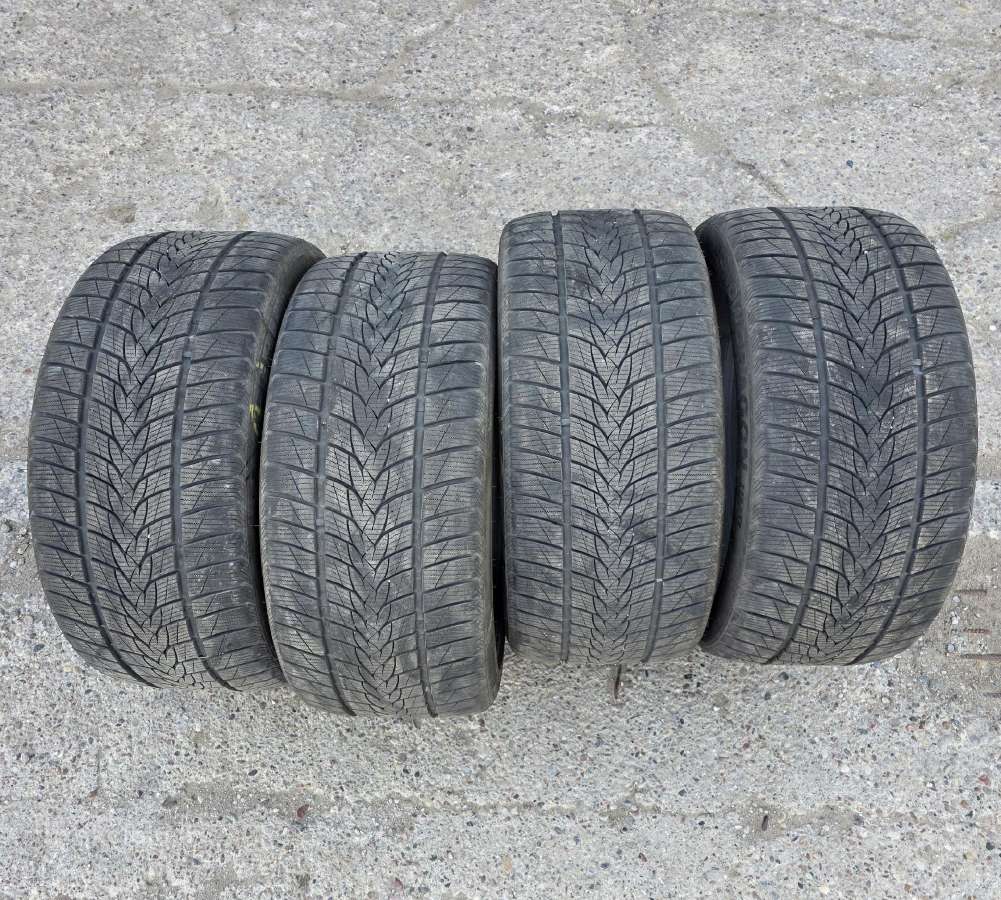295/35r21