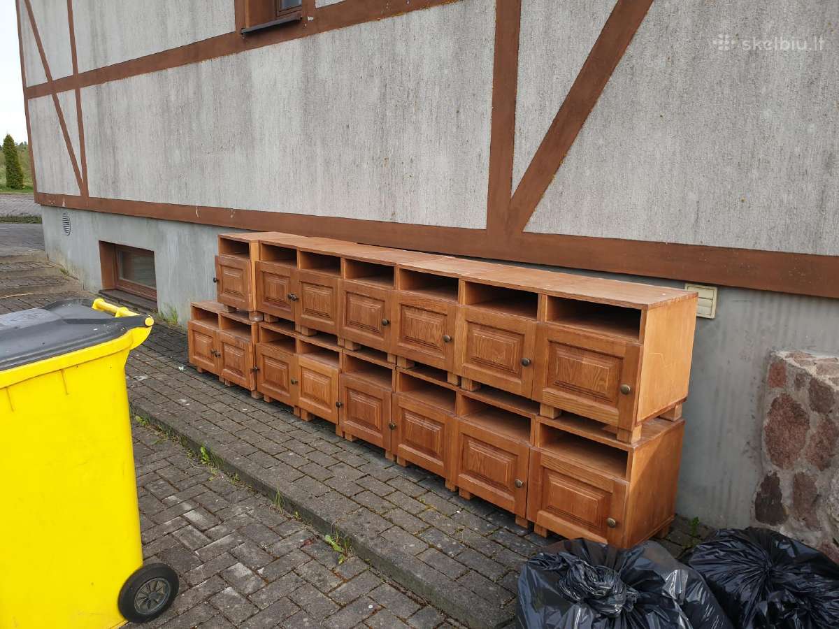 Spintelės, kėdės, stalai: