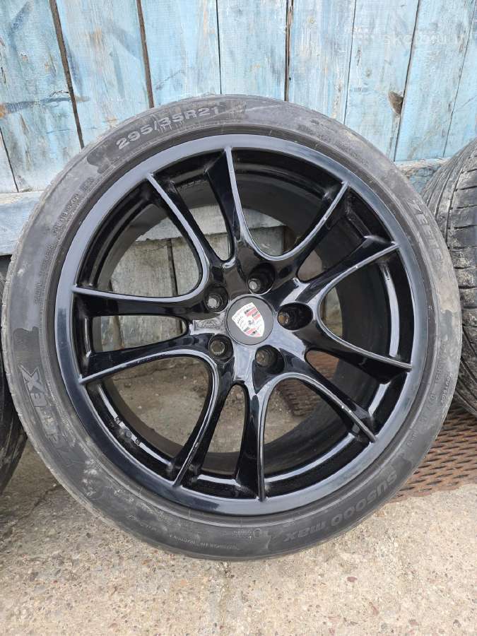 R 21 Porsche Cayenne ratai