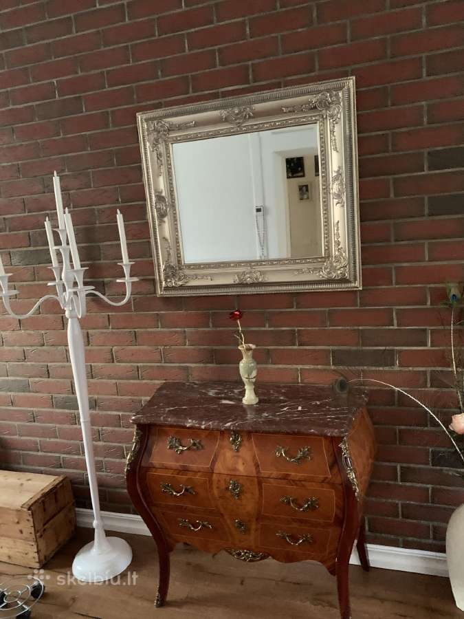 Rokoko stiliaus komoda ir veidrodis