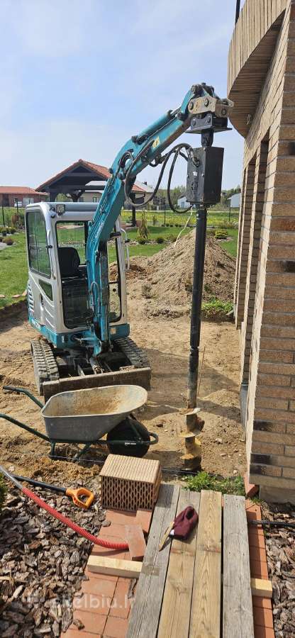 Mini ekskavatoriaus 2 Ton ir savivarčio paslaugos.