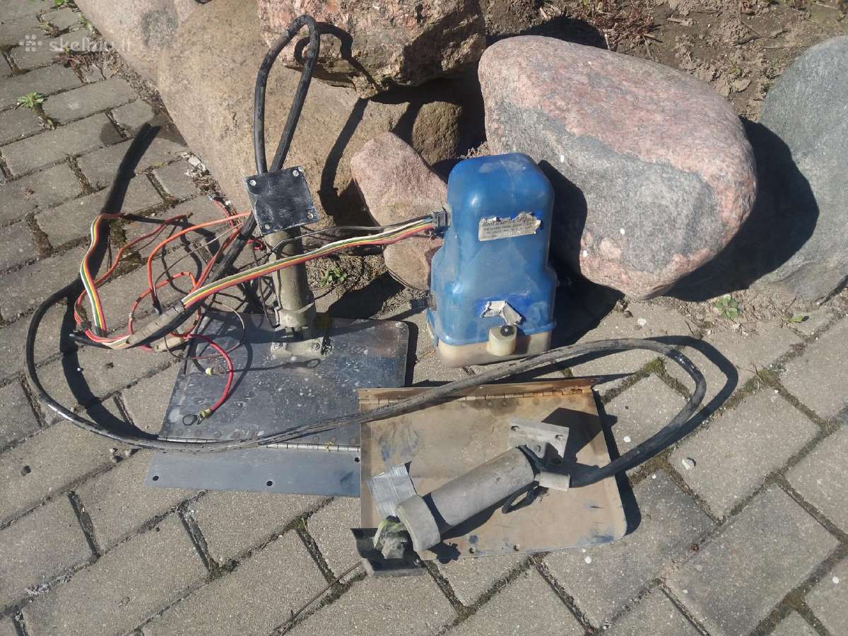 Bayliner stiklai ir kitos dalys