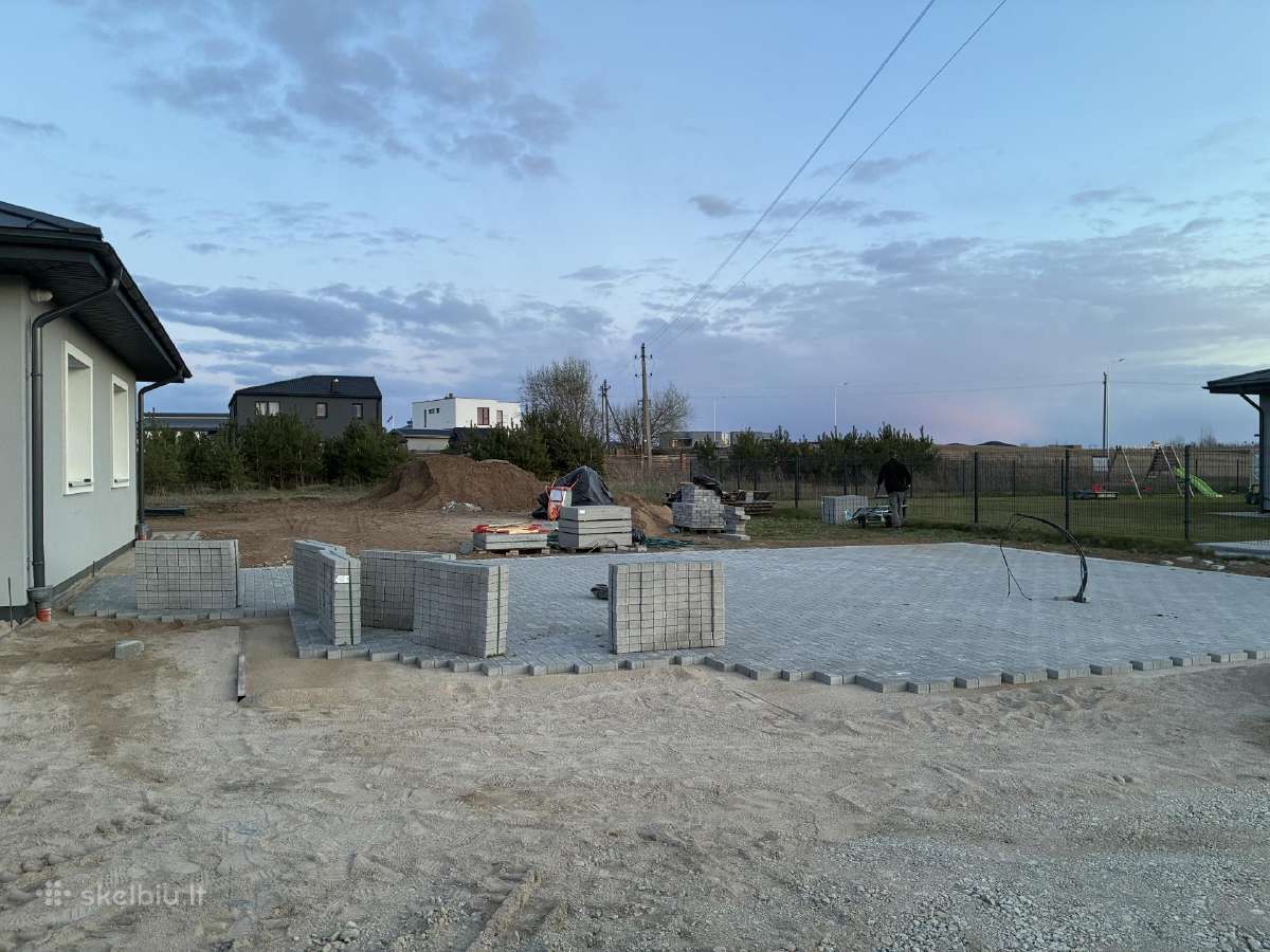 Ieškome trinkelių klojėjo