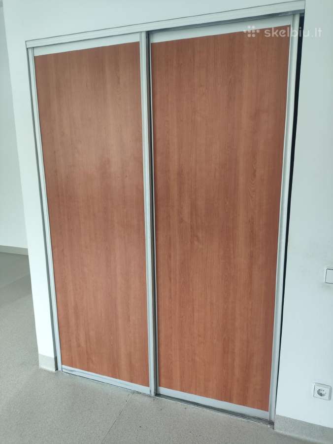 Parduodamos stumdomos durys su bėgeliais