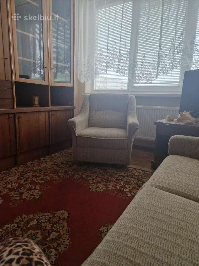 Trijų kambarių butas