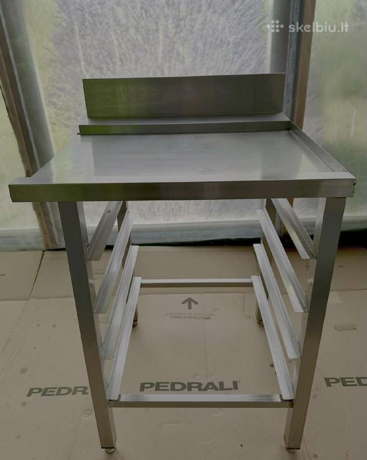 Parduodu nerūdijančio plieno stalus