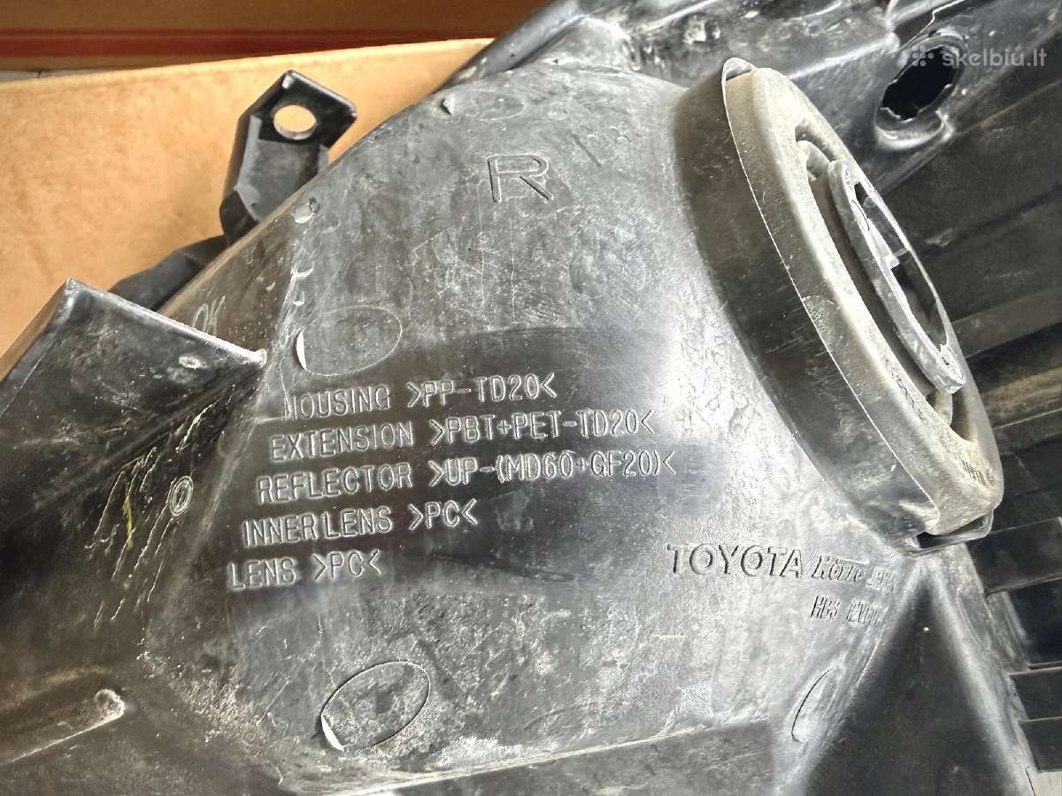 Priekiniai žibintai Prius 30 ,8117047211