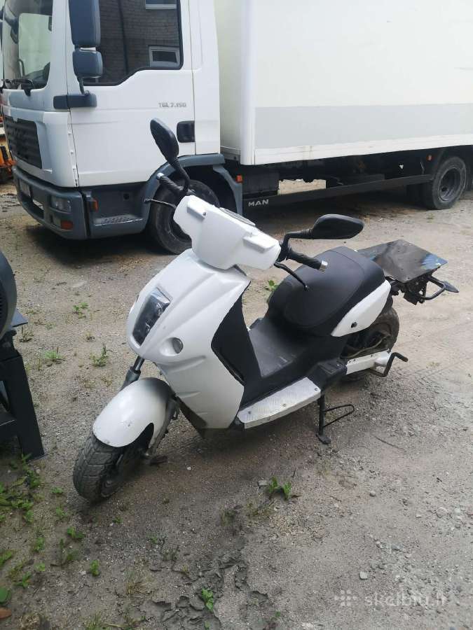 Elektrinis Motoroleris