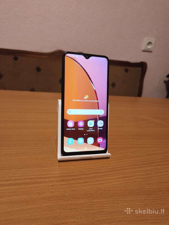 Juodas Samsung Galaxy A20s