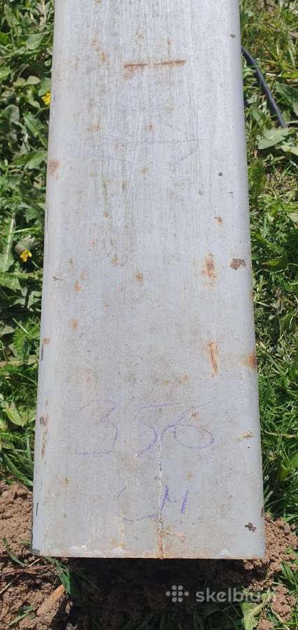 Vamzdis kvadratinis .ilgis-356cm.