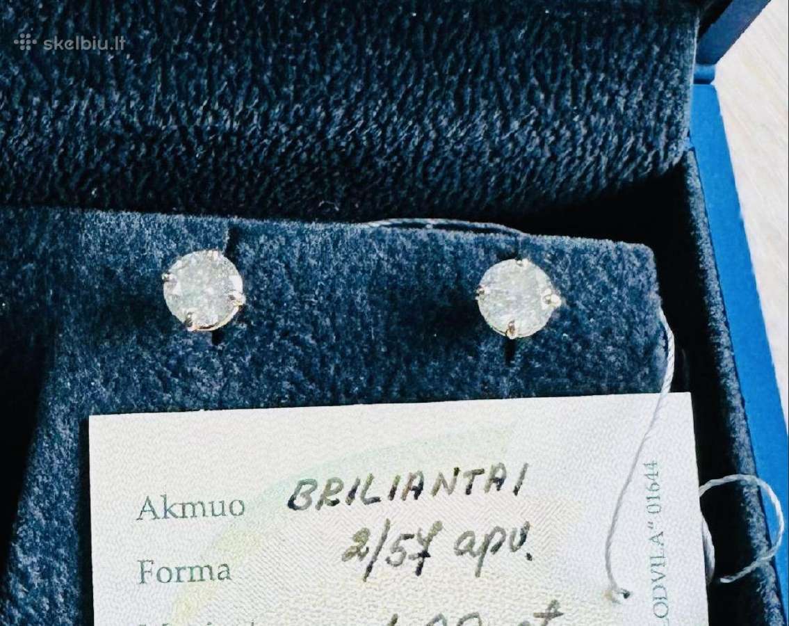 Auksiniai auskarai su deimantais