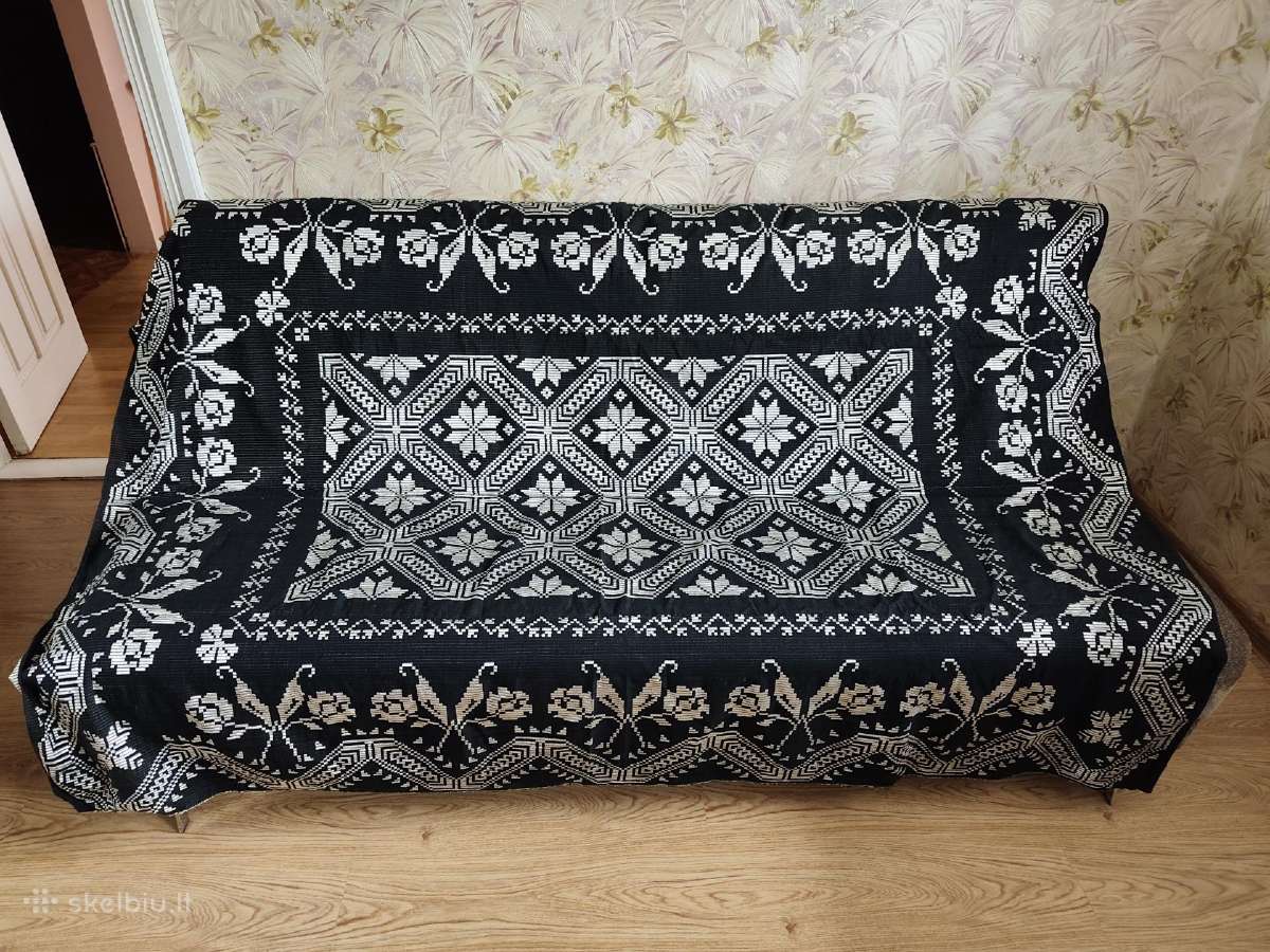 Rankomis austos lovatiesės