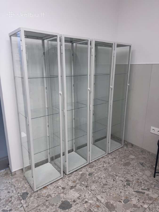 Ikea vitrinos