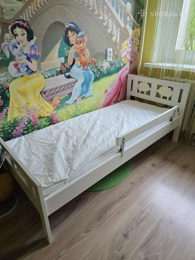 Parduodami vaikiški baldai