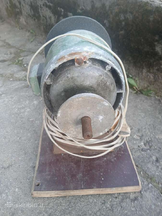 Šmirgeliai po 30e