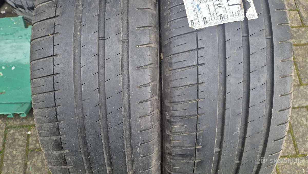 Dvi vasarinės 215/45 R18 Michelin