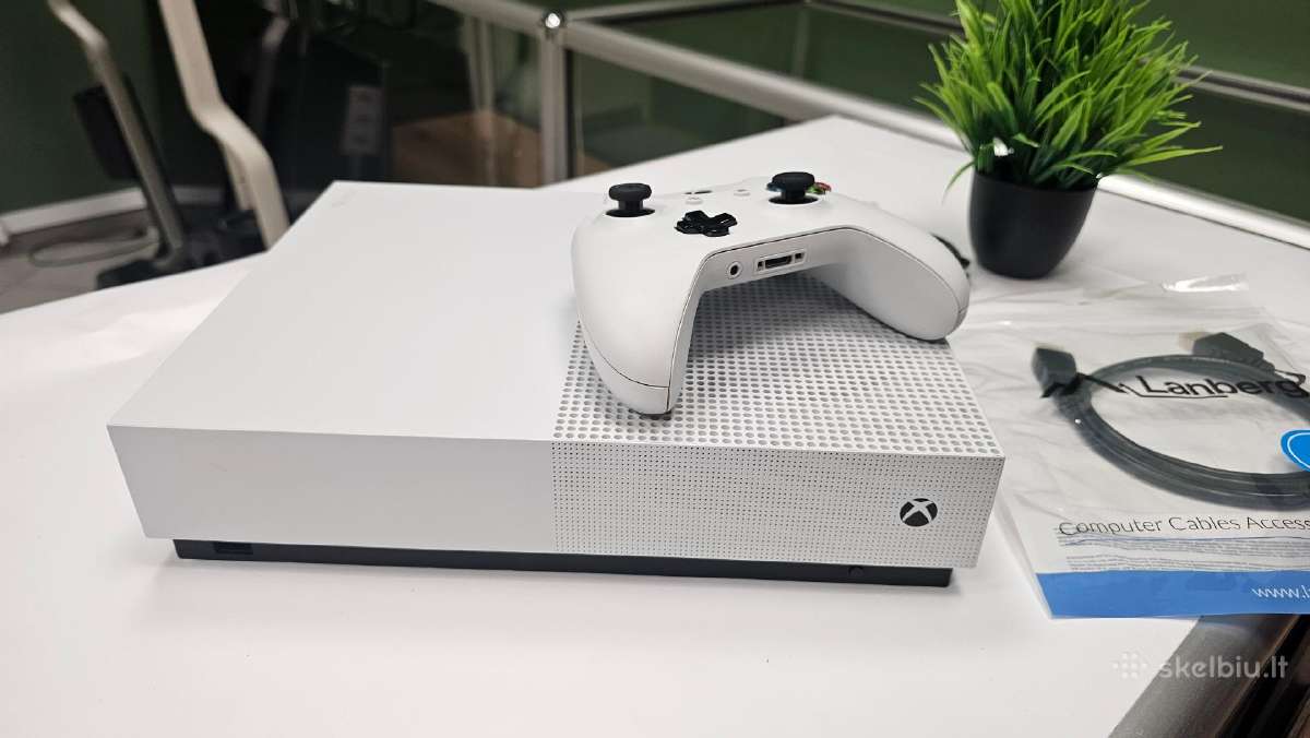 Xbox One S Digital su 20 žaidimų ir Garantija