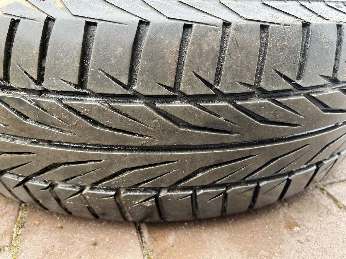 Padangos 195/65 R15 V