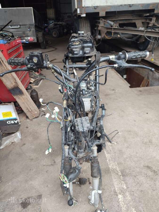 Motoroleris Jonway 49 cm³ / 50cc dalimis