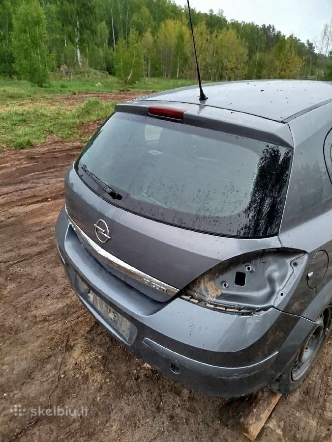 Opel Astra dalimis