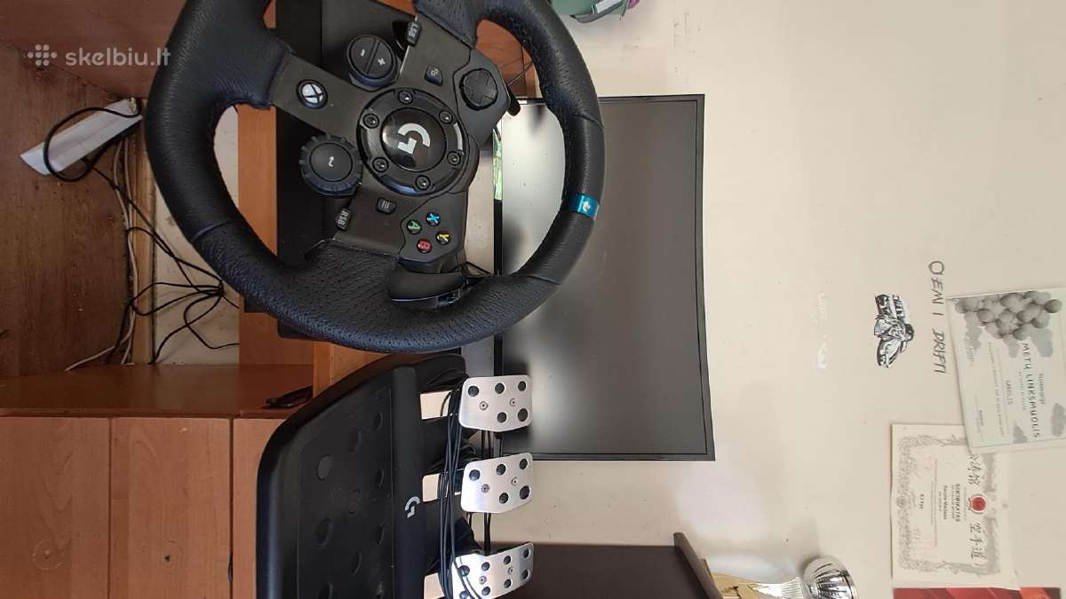 Logitech g923.