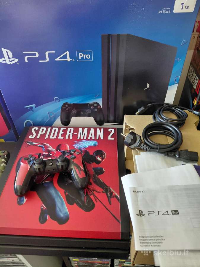 Ps4 pro isskirtine mazai naudota+10 zaidimu