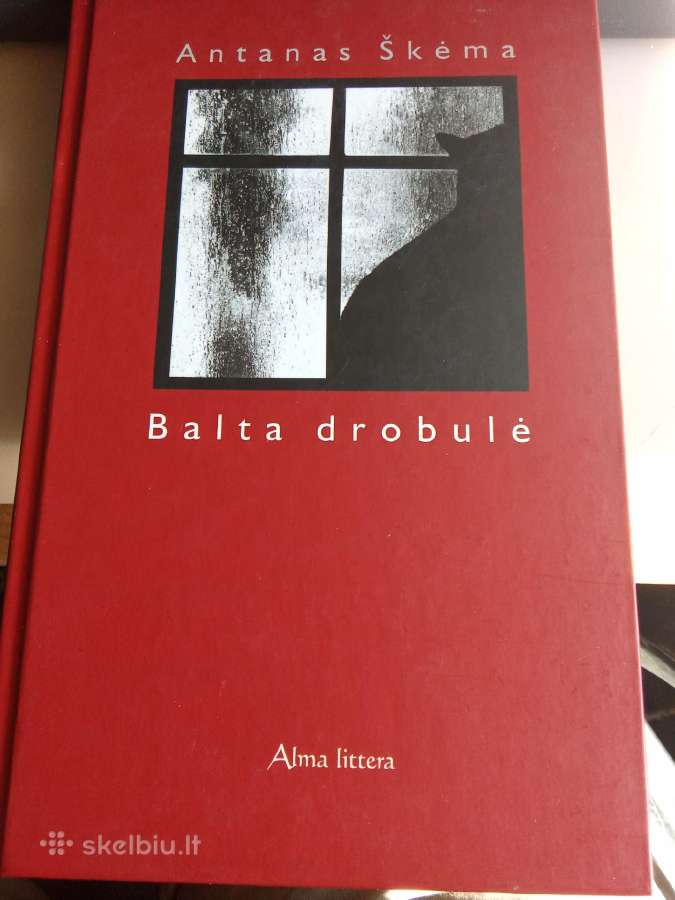Balta drobulė