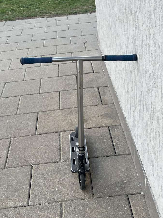 Triukinis paspirtukas custom