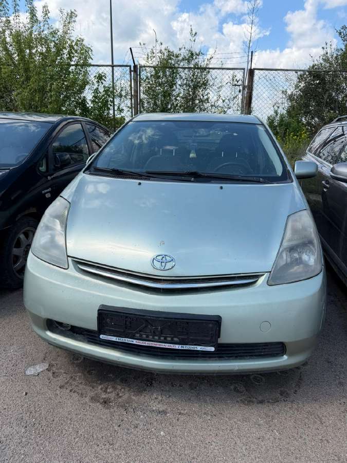 Toyota Prius (ski-1)