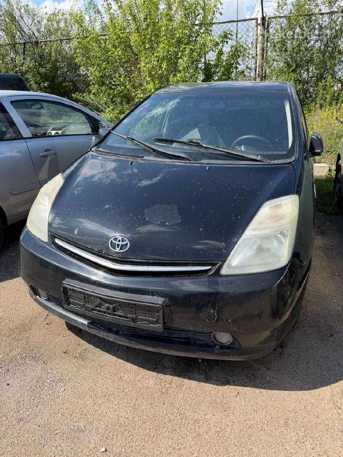 Toyota Prius (ski-2)