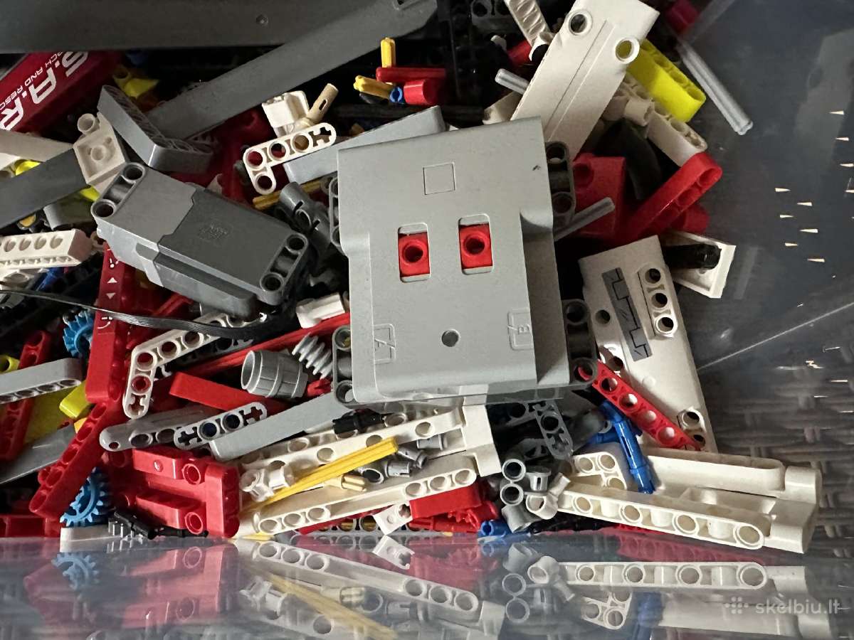 Lego technic 42145 - nuotraukos Nr. 2