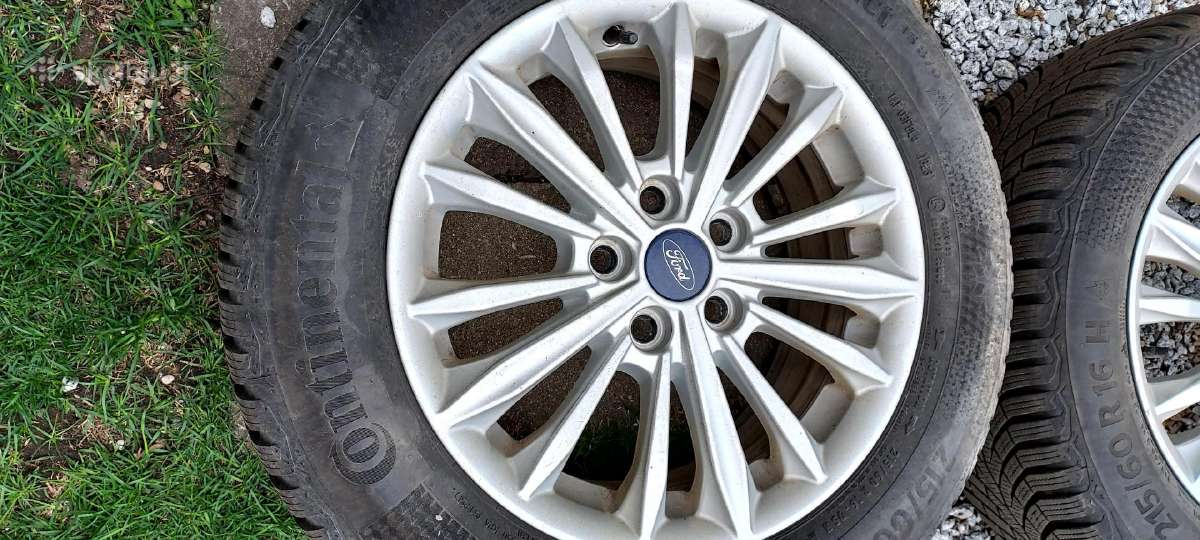 Ford ratlankiai su padangom