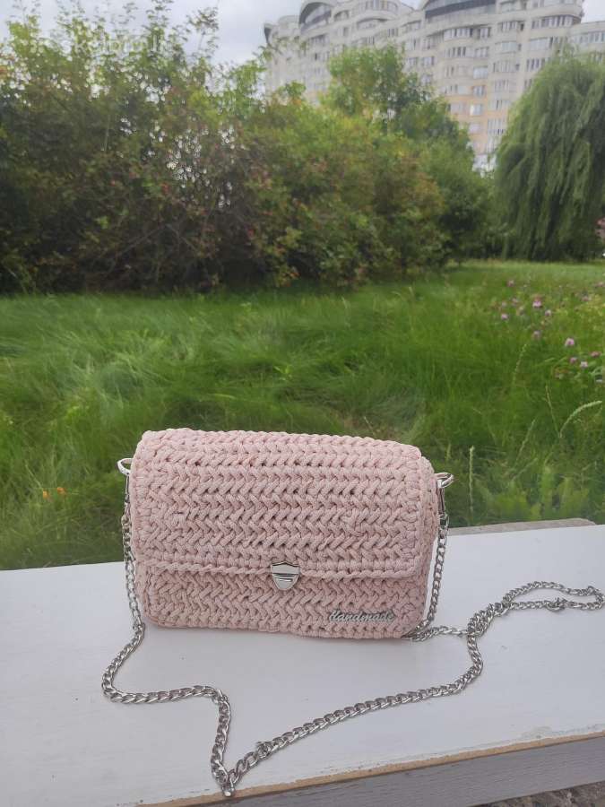 Rankų darbo crossbody rankinė