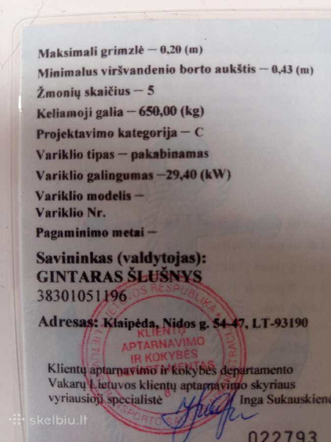 Tvarkingas kateriukas su priekaba