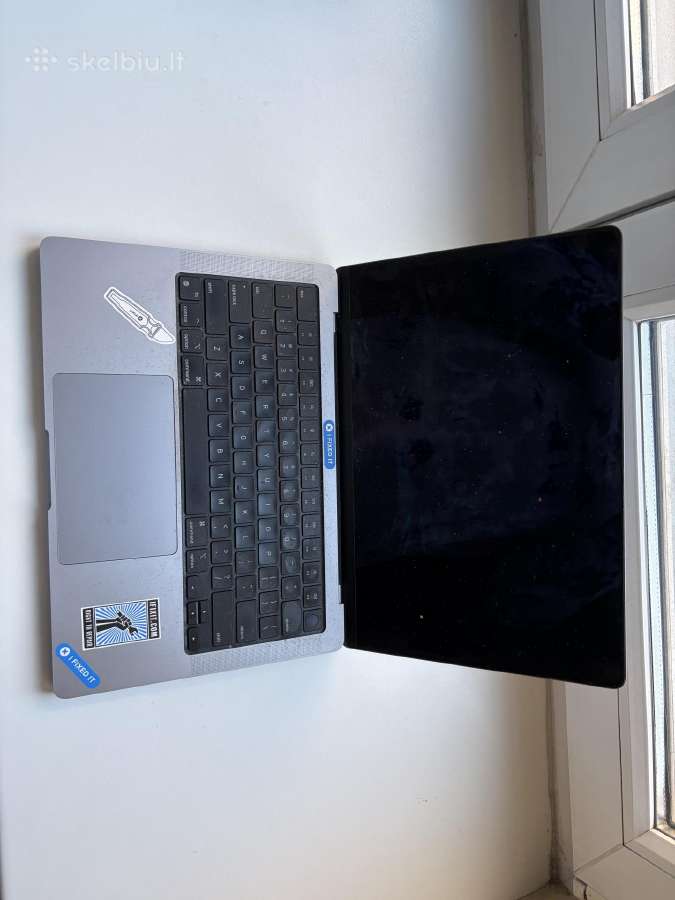 MacBook Pro (K028)
