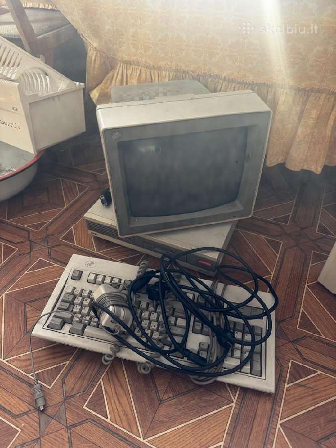 3 retro stacionarių kompiuterių rinkiniai