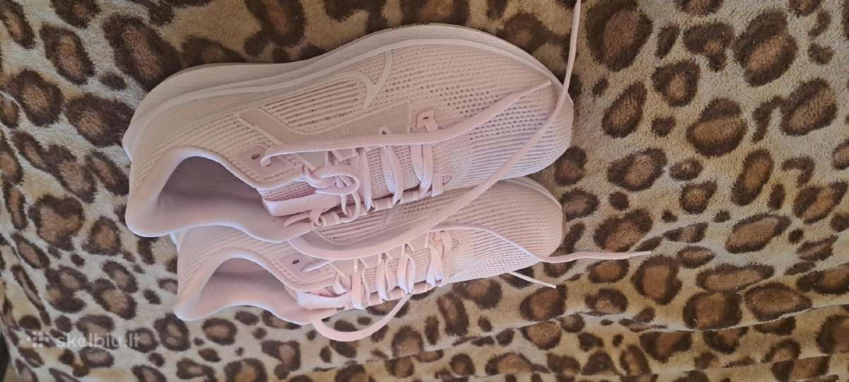 Nike batai