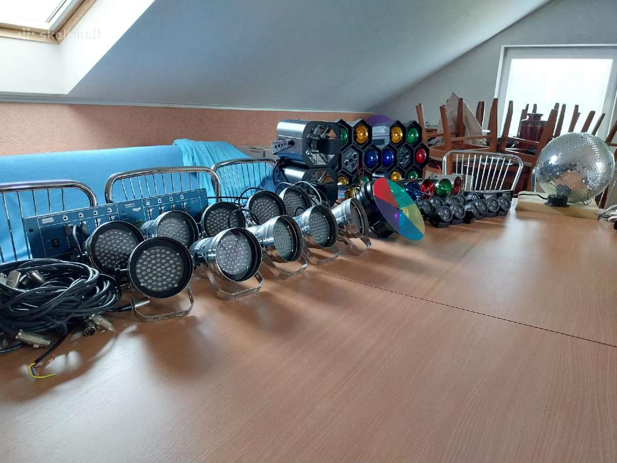 Šviesos efektų įrangos šviestuvai