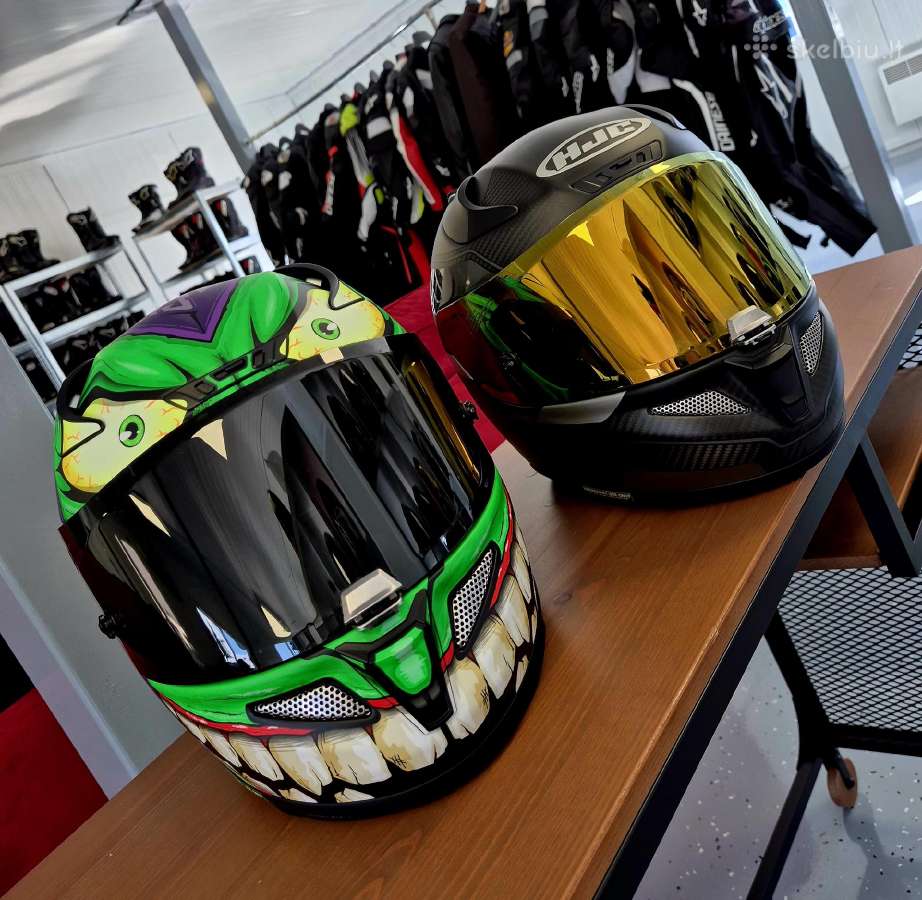 Moto: šalmai, aprangos, batai