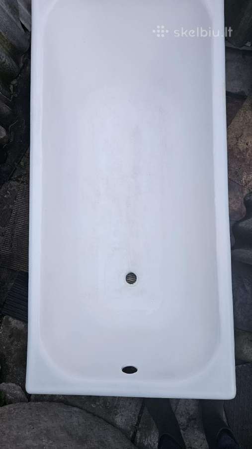 Ketaus vonią, 150 cm. x 70 cm. x 45 cm.